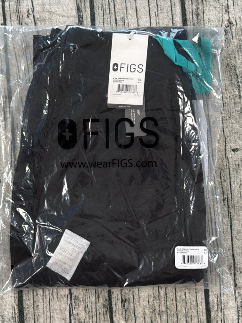 FIGS Zamora FREEx Lined Jogger Scrub Pants Womens XS Black Fleece NWT